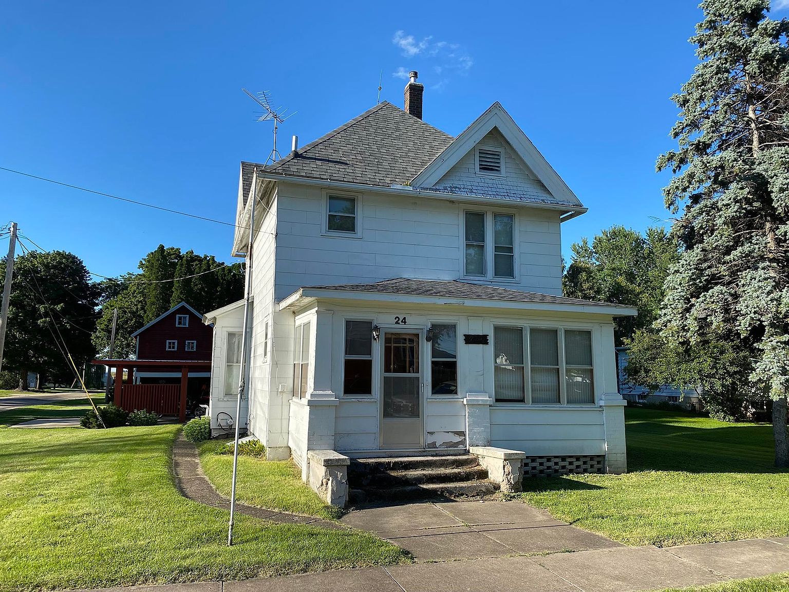 24 W 4th St, Chadwick, IL 61014 MLS 202205363 Zillow