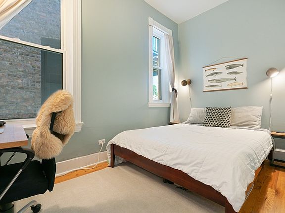 4th image of 1928 W Crystal St Unit 2
