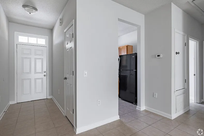 College Street Station Apartments — Photo 4