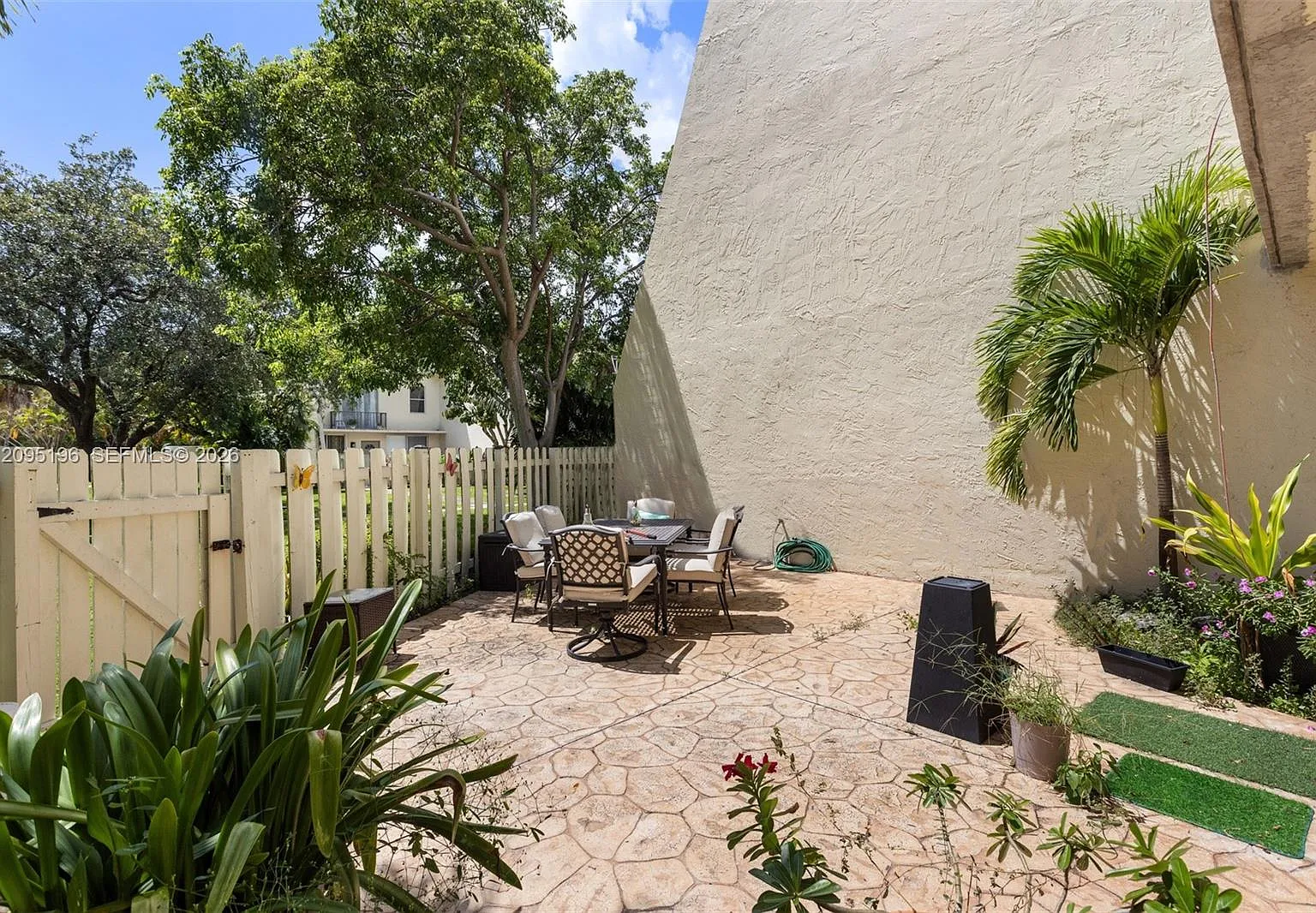Northgate Townhouse Condo — Photo 3