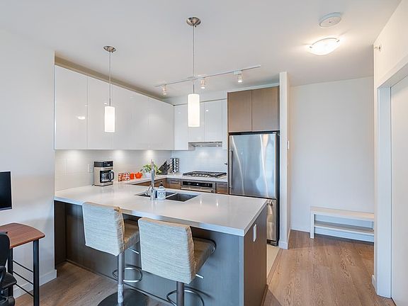 4th image of 3080 Lincoln Ave #2309