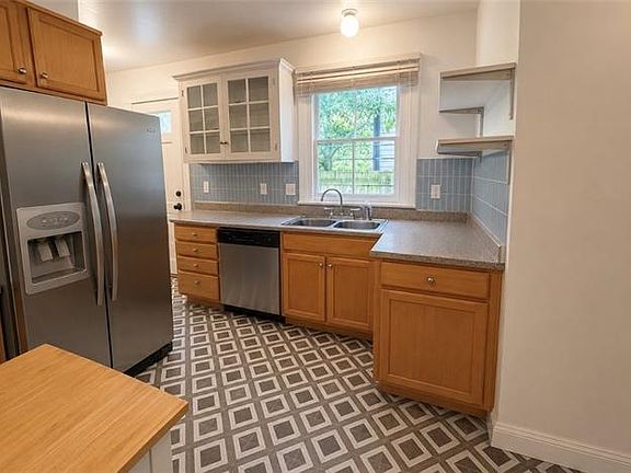 3rd image of 2227 Joseph St