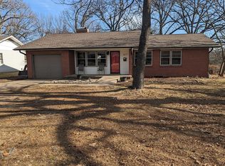 1617 Oak Ridge Dr, Neosho, MO 64850