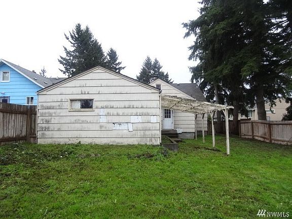 2nd image of 615 E 49th St