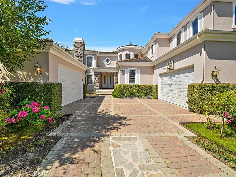 19 Santa Rosa — Photo 1
