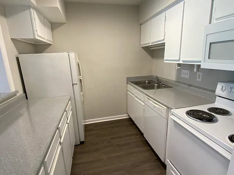 Cloverdale Estates — Photo 12