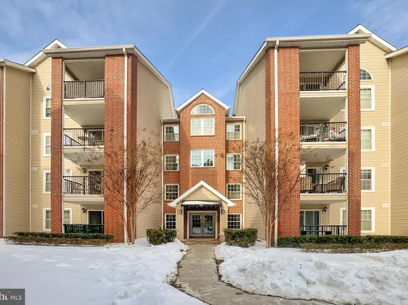 3307 Wyndham Cir APT 1164, Alexandria, VA 22302