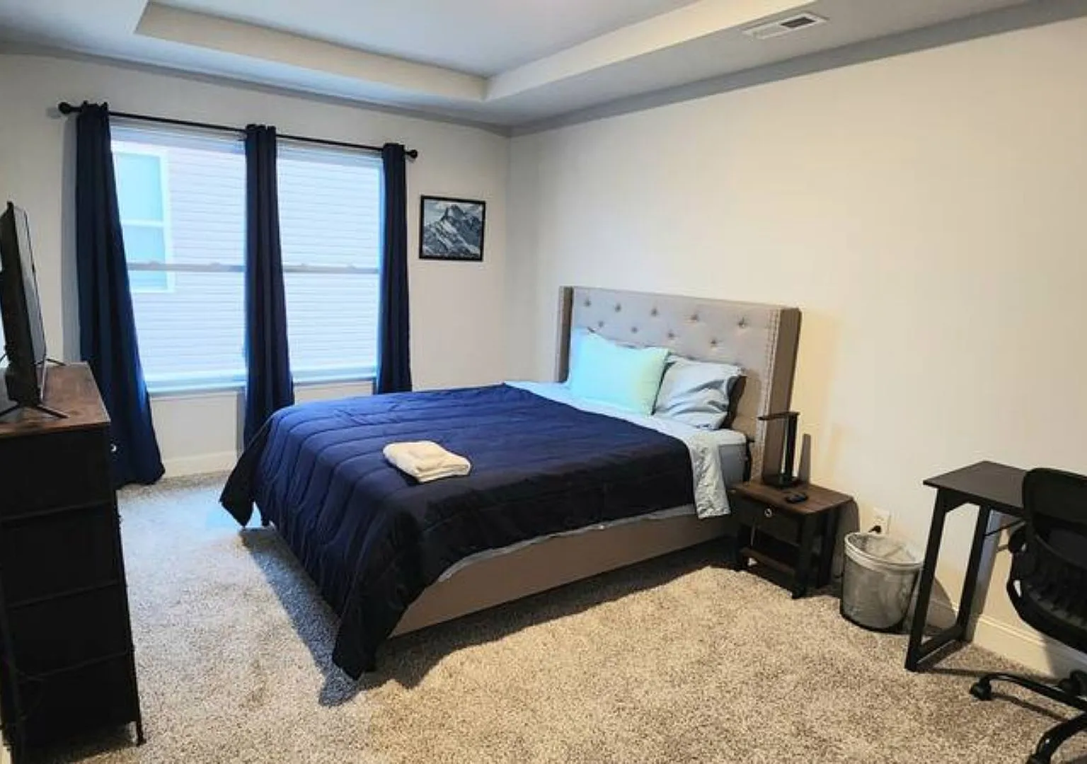 6 bed, 3217 sqft, $630 — Photo 4