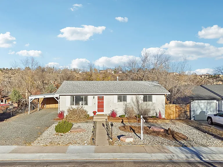 1235 Tonka Ave — Photo 3