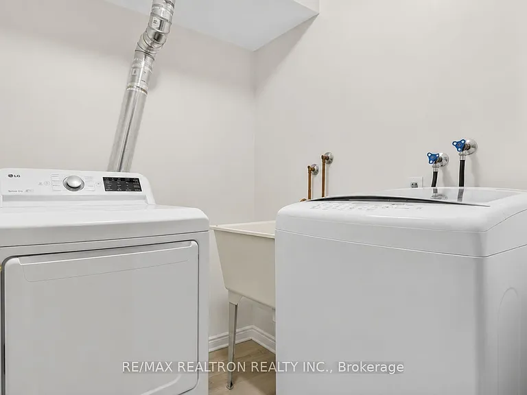 116 Andona Cres — Photo 33