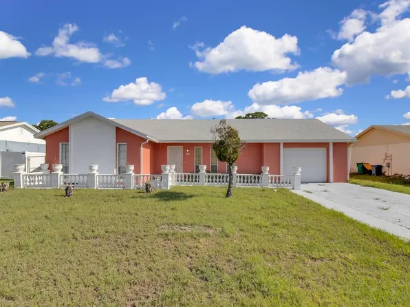572 Floral Dr, Kissimmee, FL 34743