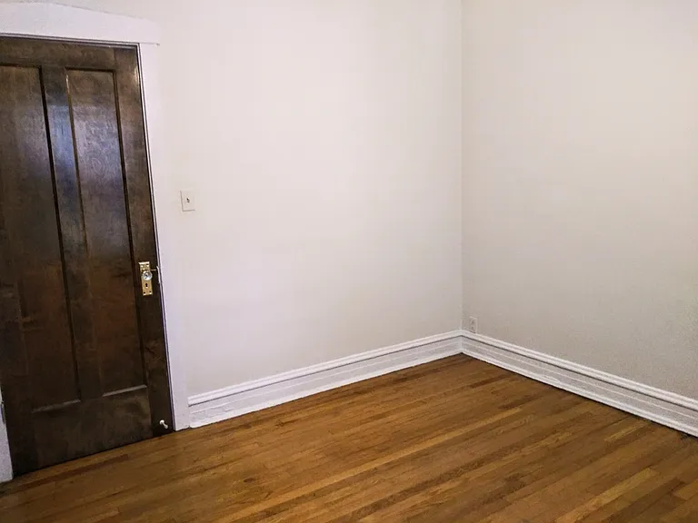 709 W Cornelia Ave #2 — Photo 12