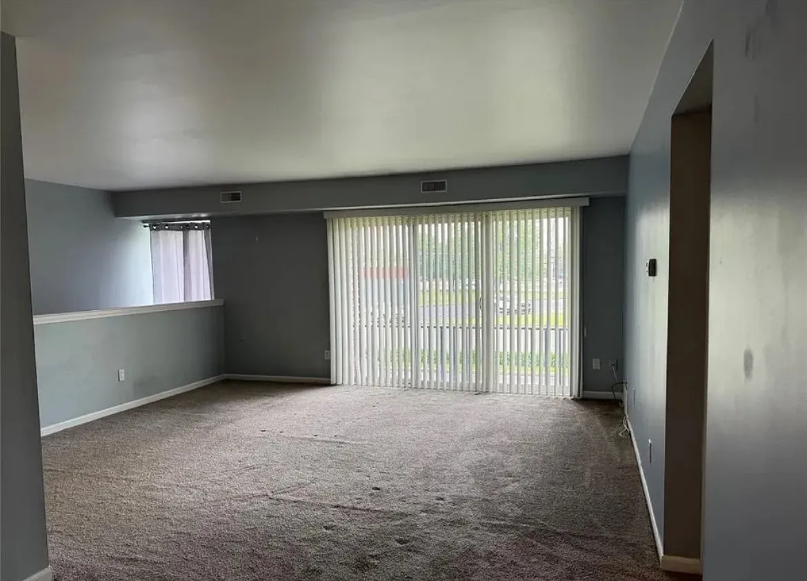 2 bed, 1000 sqft, $1,350 — Photo 3