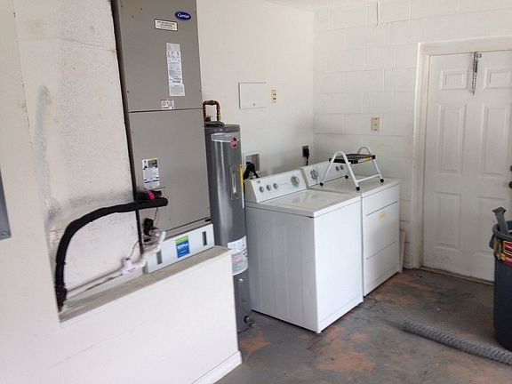 Washer/Dryer in Garage
