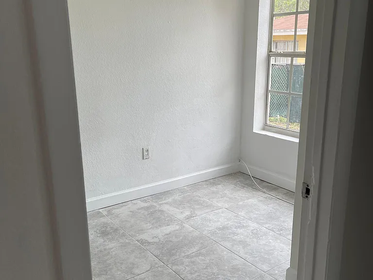 230 NW 64th St #3 — Photo 7