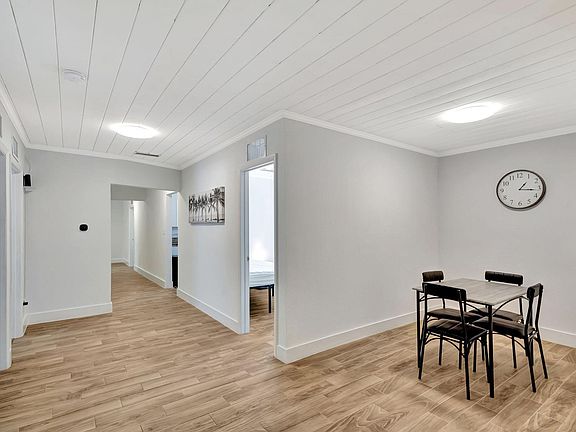 5th image of 1075 W 30th Street