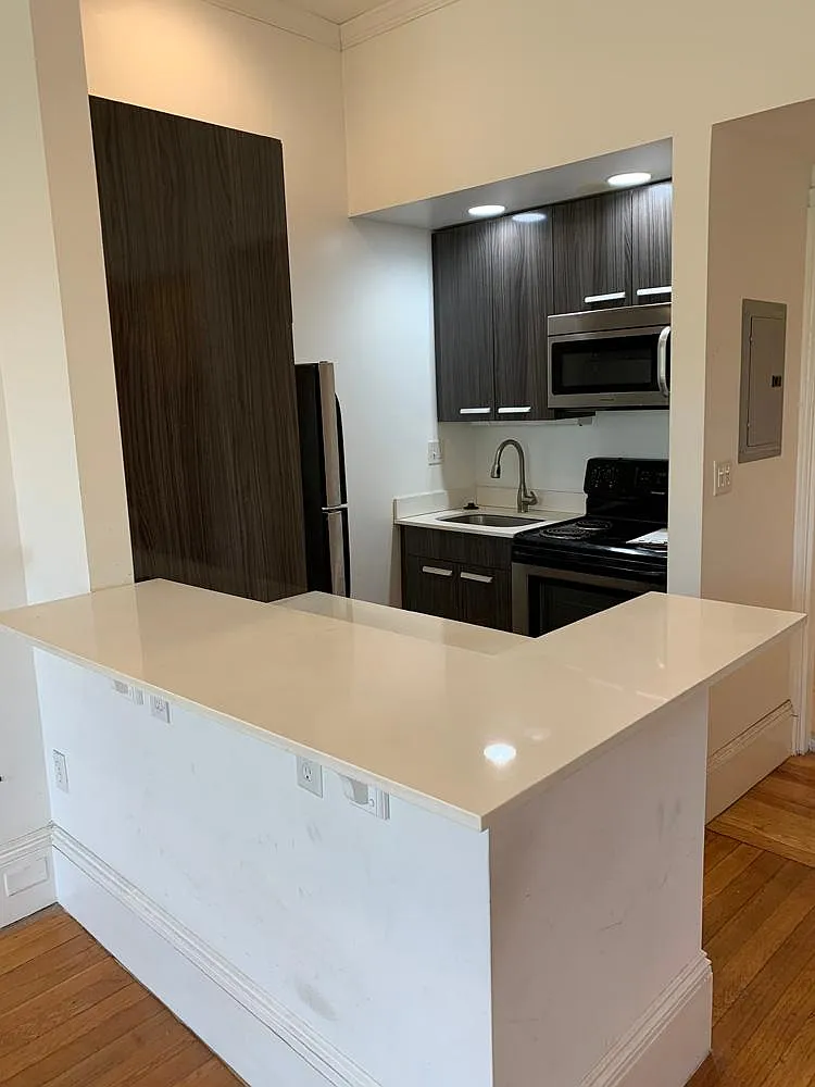 1 bed, $2,900 — Photo 1