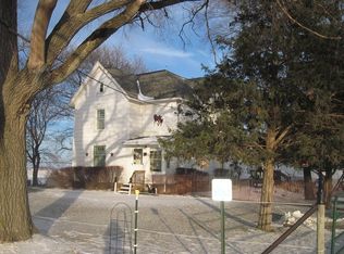 8063 S Hoosier Rd, Ashton, IL 61006