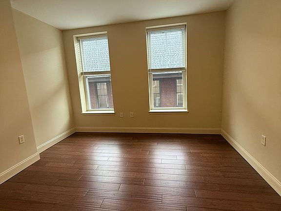 4th image of 156 Main St #1