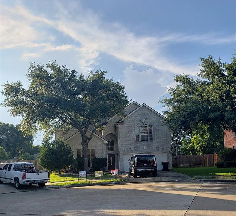 1st image of 8202 Cliffshire Ct