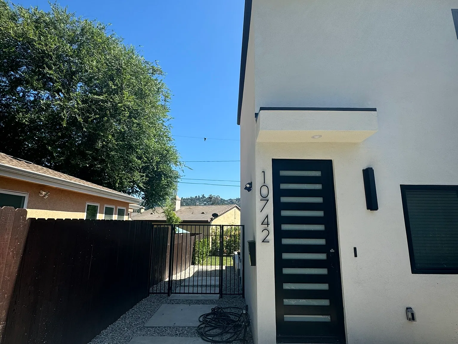 3 bed, 1200 sqft, $6,200 — Photo 3
