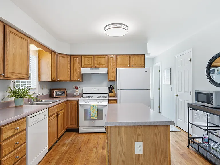 59 Peconic Ave — Photo 7