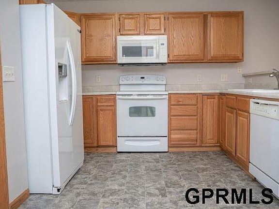 4th image of 6914 Milan Dr