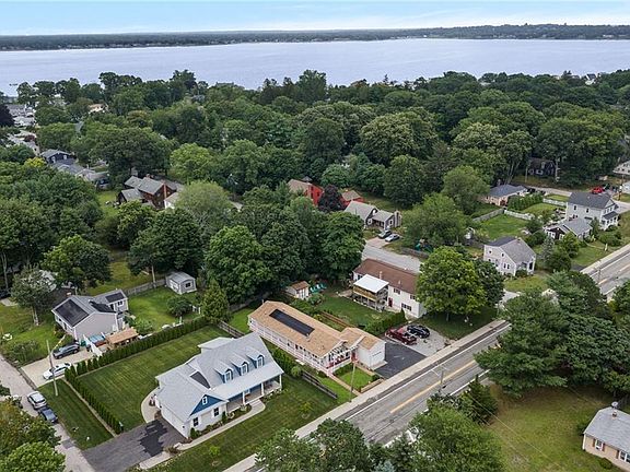 3rd image of 297 Ives Rd