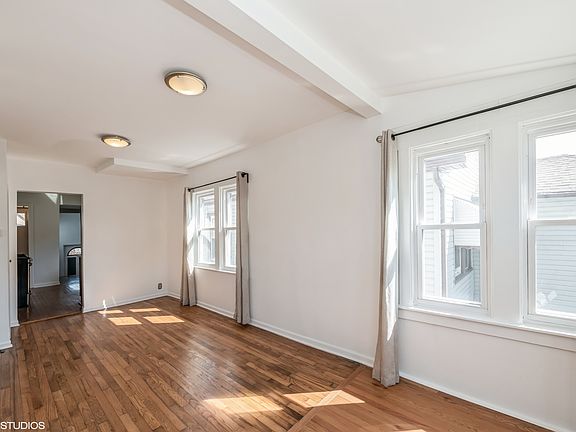 3rd image of 3517 N Oak Park Ave