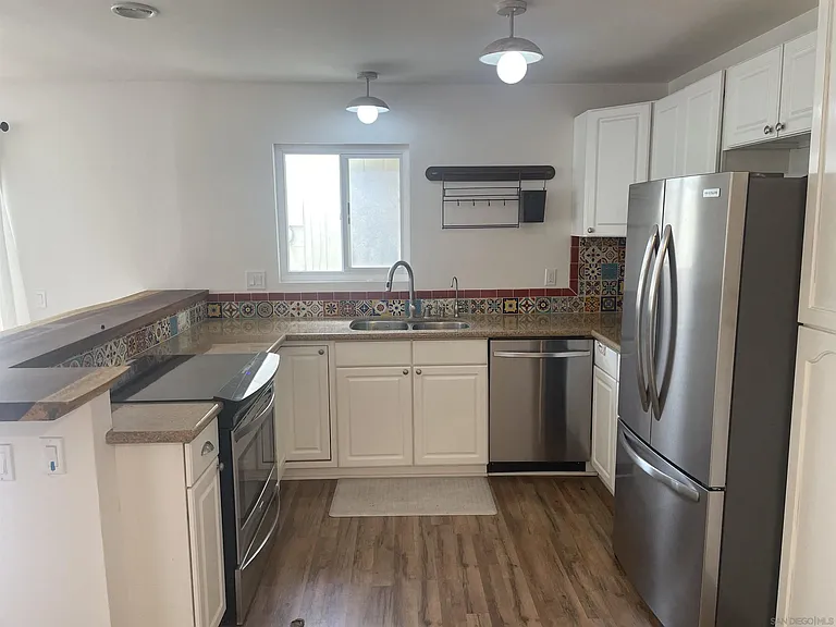 1834 Eastwood Ln — Photo 4