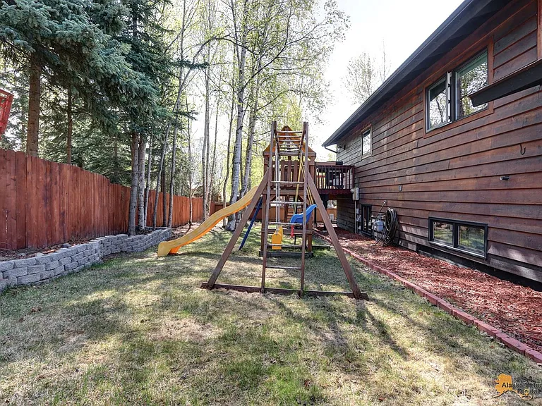 10137 Birch Ln — Photo 41