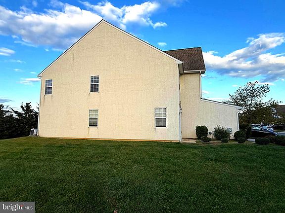 4th image of 367 Wilmore Dr