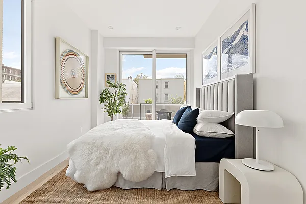 Sold by Compass | media 18