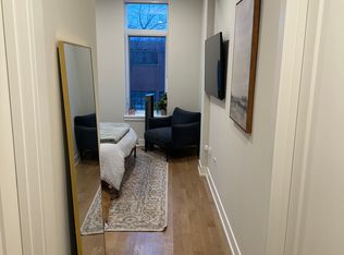 3208 N Southport Ave, Chicago, IL 60657