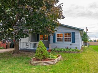 2205 Lake Point Dr, Madison, WI 53713