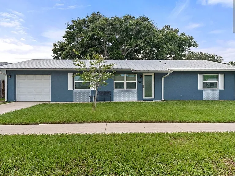 2134 Circlewood Dr — Photo 1