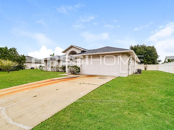 3rd image of 715 Jameson Dr
