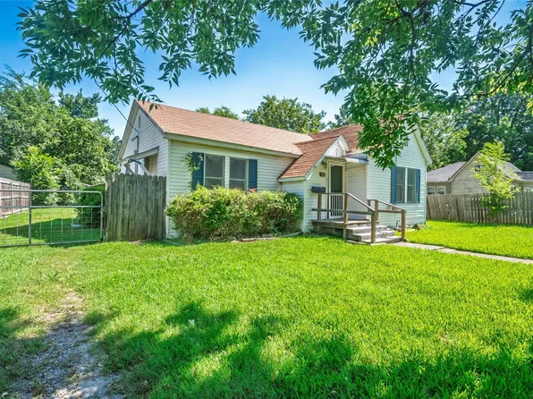 207 California St E, Sulphur Springs, TX 75482