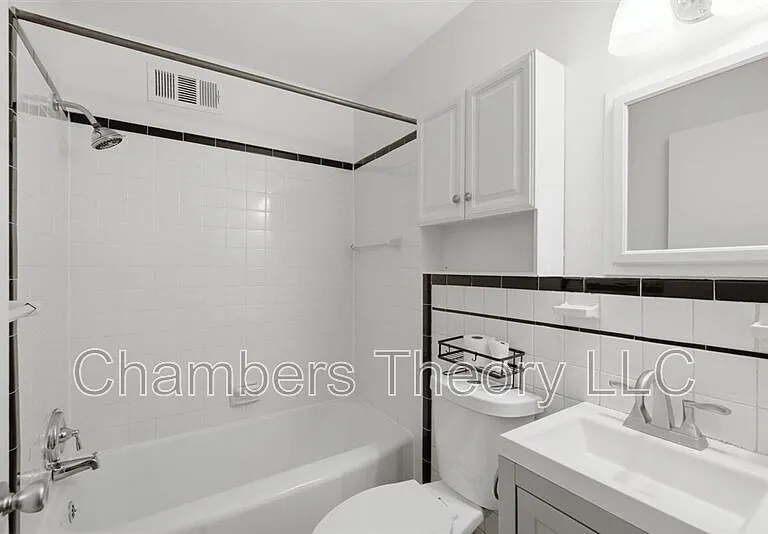 130 S 29th St #5 — Photo 8