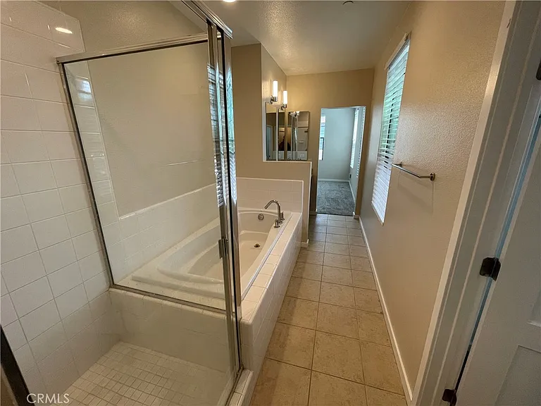 501 W Maple Ave — Photo 46