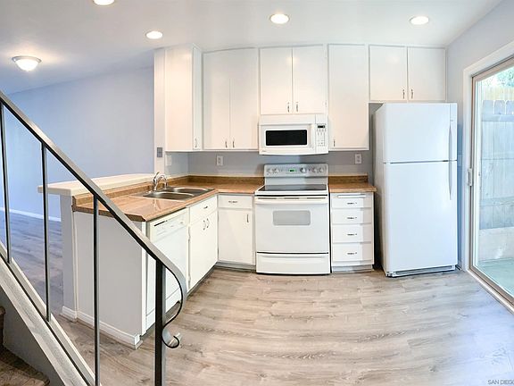 3rd image of 6623 Bell Bluff Ave