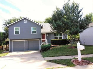 8815 NE 74th St, Kansas City, MO 64158