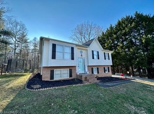 183 Oak Ridge Cir, Mount Airy, NC 27030
