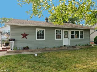 5 S Bartlett Rd, Streamwood, IL 60107