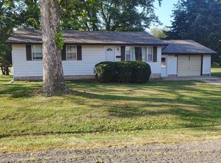 308 E Prairie St, Farmington, IL 61531