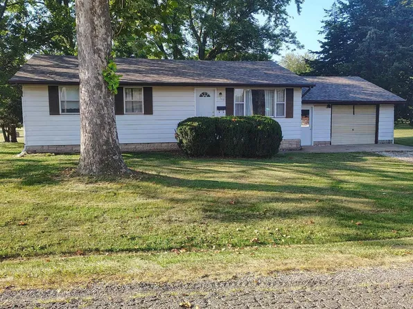 308 E Prairie St, Farmington, IL 61531