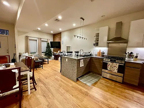 98 L St Photo 1