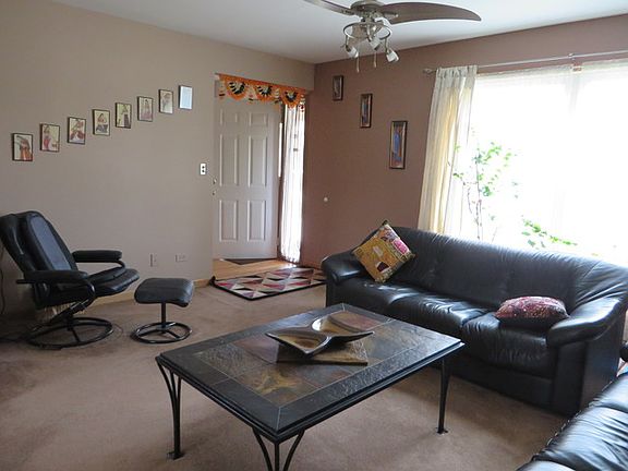 5th image of 1120 Warwick Cir N