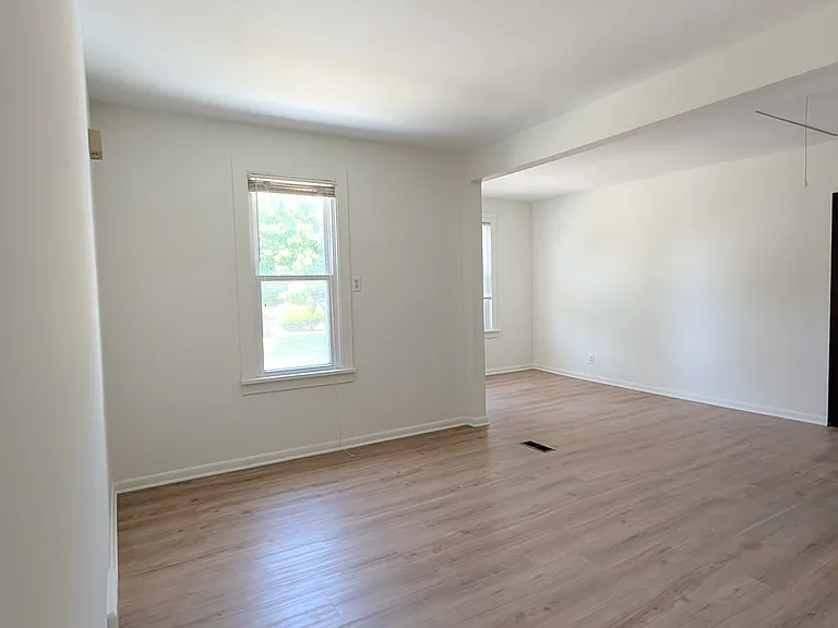 15007 S Illinois St #105 — Photo 6