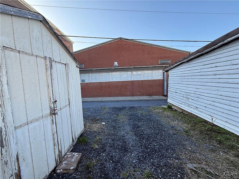 2nd image of 327 Church St